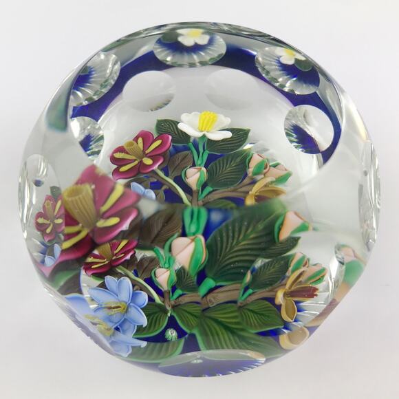 Perthshire 1993G Three-Dimensional Bouquet Lampwork Flower Faceted Paperweight - Picture 2 of 13